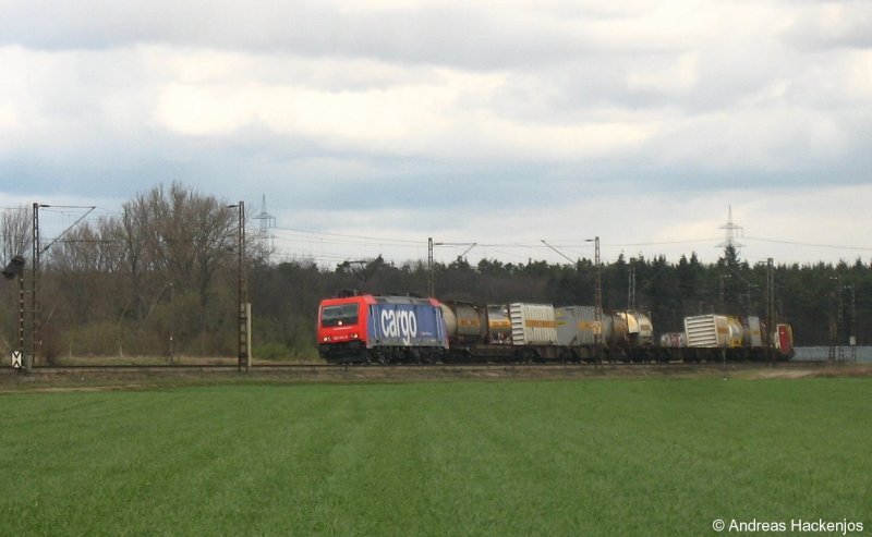 Re 482 *** mit einem Containerzug -> Karlsruhe am Waghusler Bogen 25.3.08