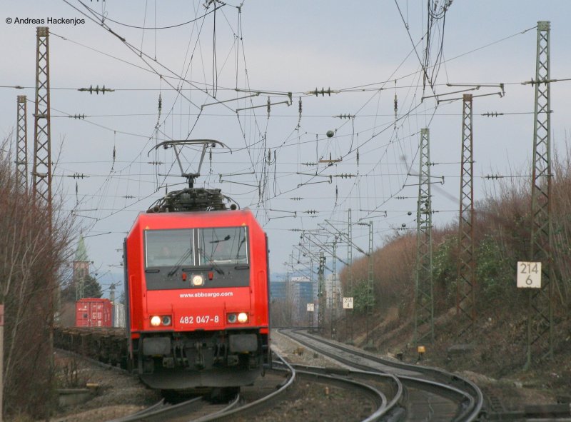 Re 482 047-8 mit einem Containerzug gen Sden von der GUB kommend  am Abzweig Leutersberg 22.12.08