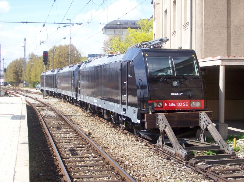 Re 484.103-7 der MREC abgestellt am Starnberger Bahnhof im Hbf Mnchen. Aufgenommen am 07.04.07.