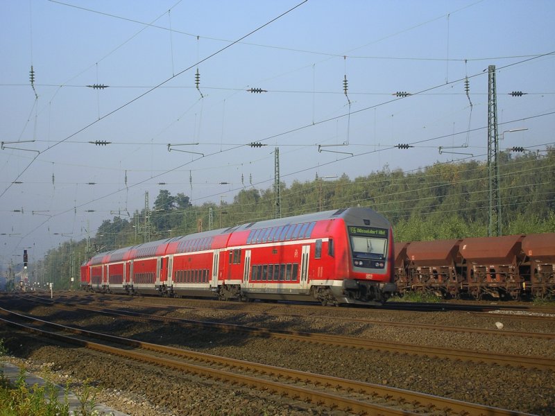 RE 6 von Dsseldorf nach Minden in BO Ehrenfeld kurz vor Bochum Hbf.(26.09.2008)