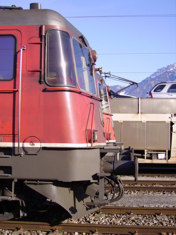 Re 6/6 11649 und Re 6/6 11652 sonnen sich in den Gleisen im GB Buchs SG. 24.01.08