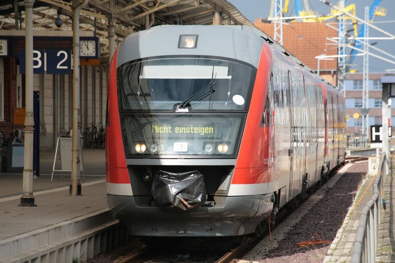 RE 8 im Doppelpack von Wismar nach Tessin verkehrt heute nicht wegen Bauarbeiten. 31.03.2009