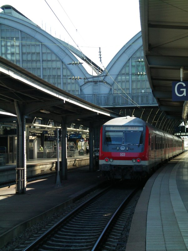 RE nach Mannheim Hbf.Eigentlich werden diese Leistungen von den wesentlich schneren und moderneren ET 425 erbracht.Jedoch befanden sich diese zum grten Teil im BW zur Wartung.Deshalb dieser  alte  Wittenberger.Karlsruhe Hbf 09.09.2008