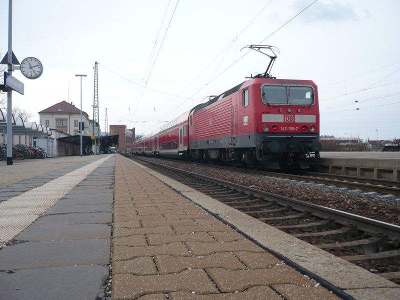 RE der Neckar Alb Bahn; KBS 760: Stuttgart - Tbingen.
(Reutlingen Hbf, den 12.03.09)