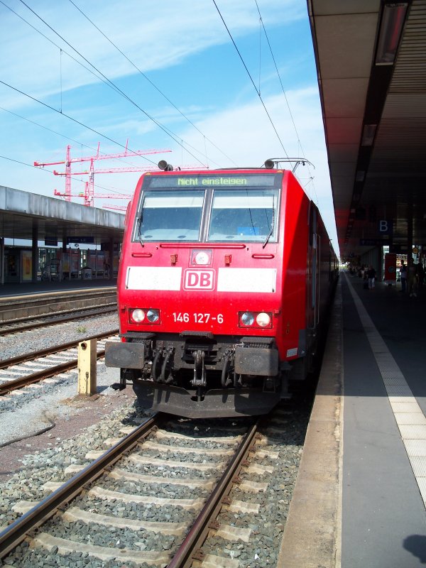 RE  von Nordeich Mole in Hannover Hbf (19.7.2007)(146 127)