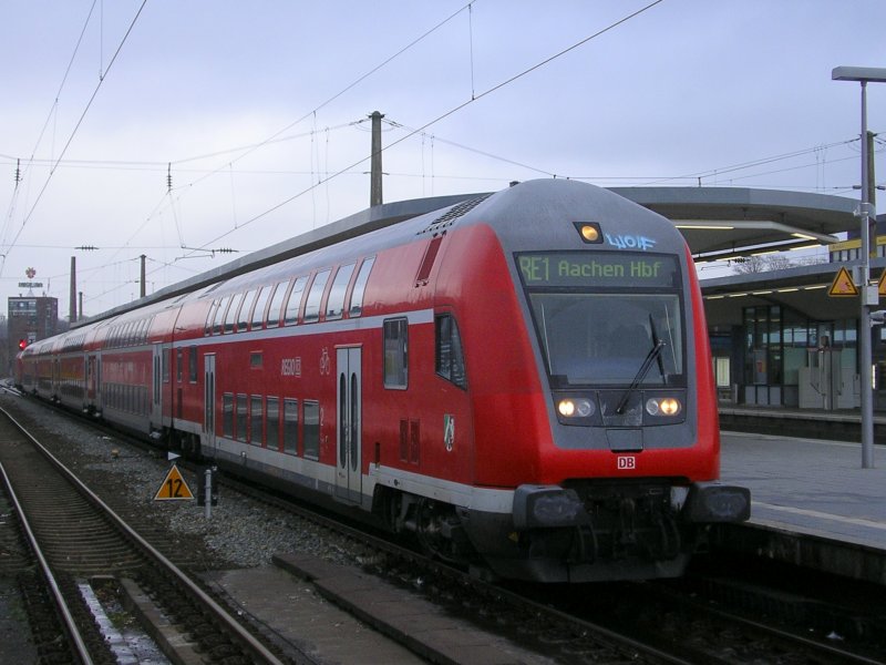 RE1 in Bochum Hbf. ,Hamm - Aachen.(29.11.2008)