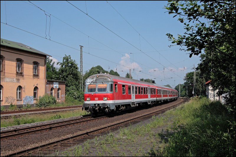 RE13  Maas-Wupper-Express  durchfhrt den ehemaligen Bahnhof Westhofen Richtung Venlo. (08.06.2008)