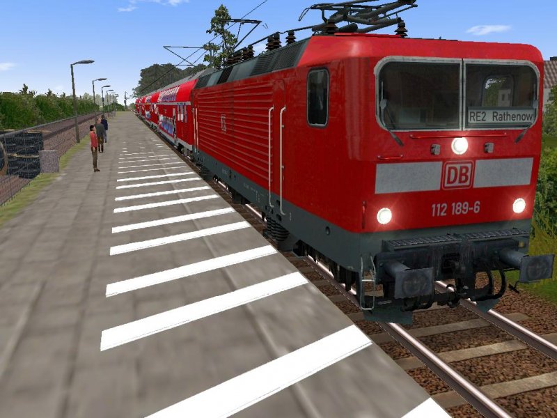 RE2 mit Br112 nach Rathenow beim Halt in Kunersdorf.