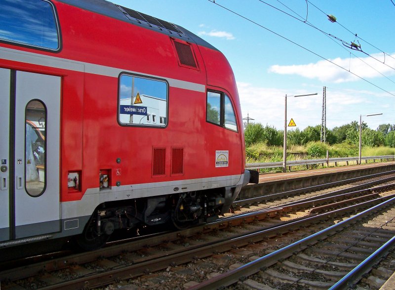 RE31027 mit 146 111 in Orschweier, 19.7.09.