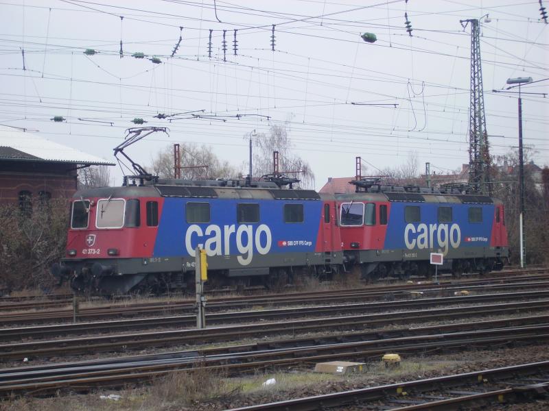 RE421 373 und eine weitere RE421 in Worms abgestellt am 20.2.06.