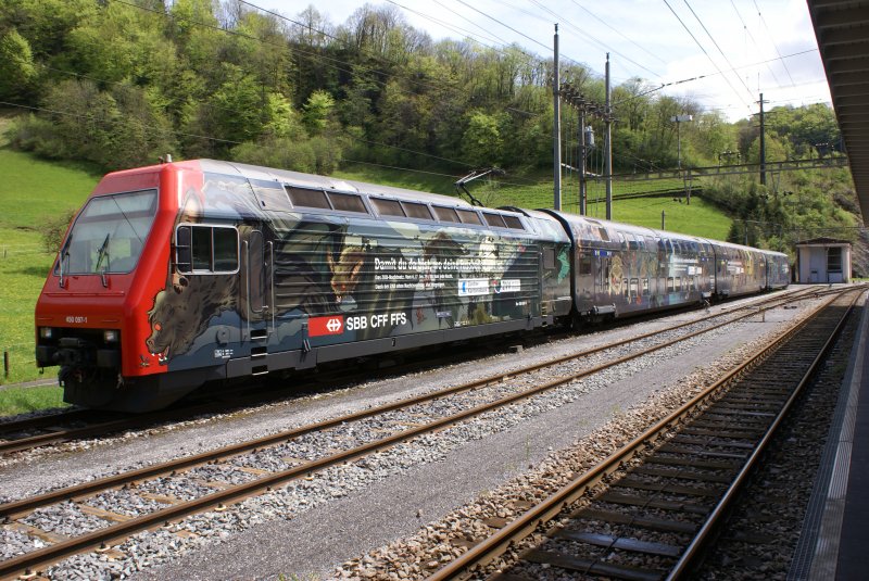 RE450097-1 im Nachtzugdesign der ZKB zu Fussball EM am 01.05.2008 in Ziegelbrcke. 