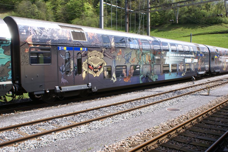 RE450097-1 im Nachtzugdesign der ZKB zu Fussball EM am 01.05.2008 in Ziegelbrcke. 