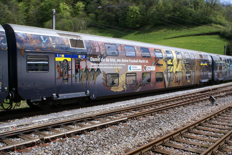 RE450097-1 im Nachtzugdesign der ZKB zu Fussball EM am 01.05.2008 in Ziegelbrcke. 