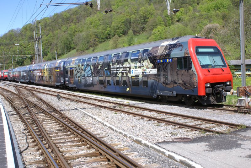 RE450097-1 im Nachtzugdesign der ZKB zu Fussball EM am 01.05.2008 in Ziegelbrcke. 