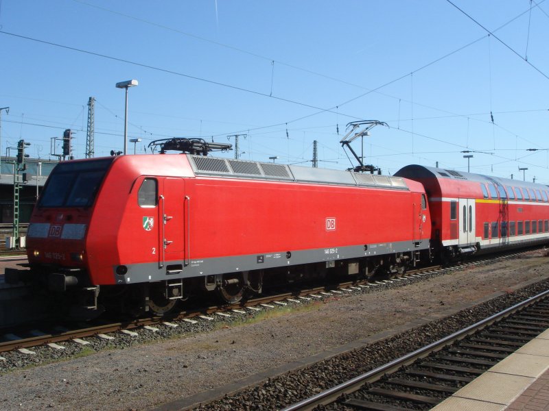 RE6 nach D�sseldorf Hbf. Aufgenommen am 01.05.07