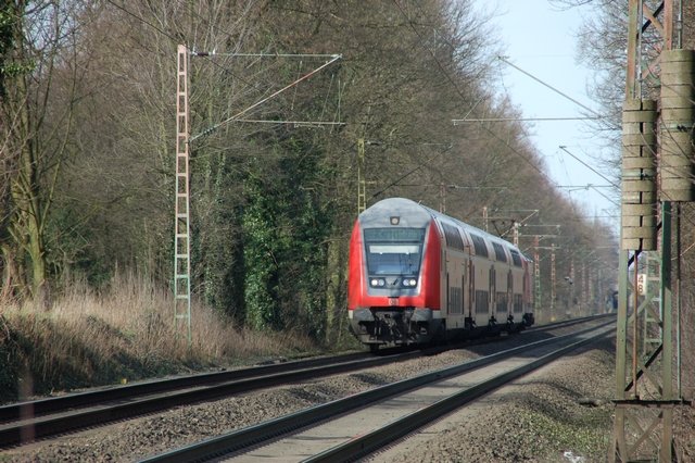 RE7 nach Krefeld, kurz vor dem Solingern Hbf. - 04.03.2007