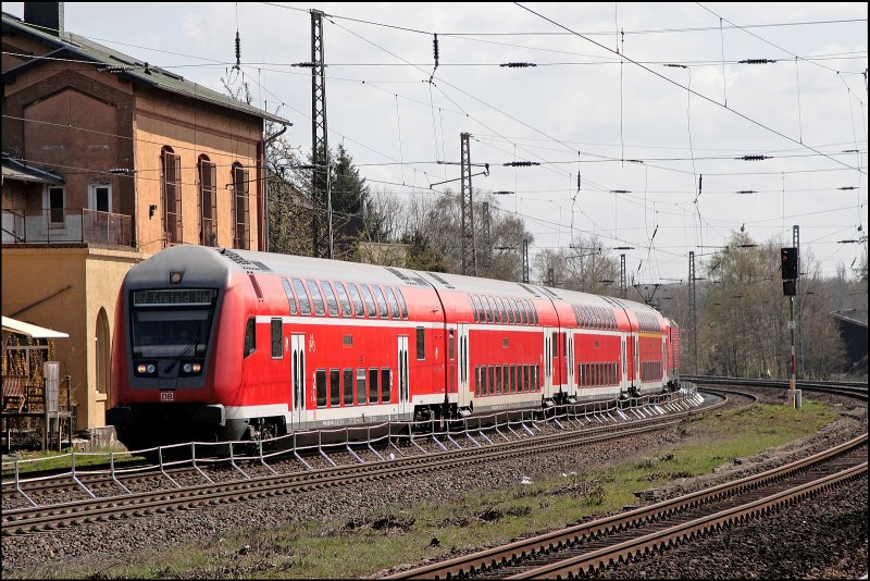 RE7 (RE 29719)  Rhein-MNSTERLAND-Express  fhrt wegen dem Unfall in Hagen ber die Gtergleise dem Zielbahnhof Krefeld Hbf entgegen. (12.04.2008)
