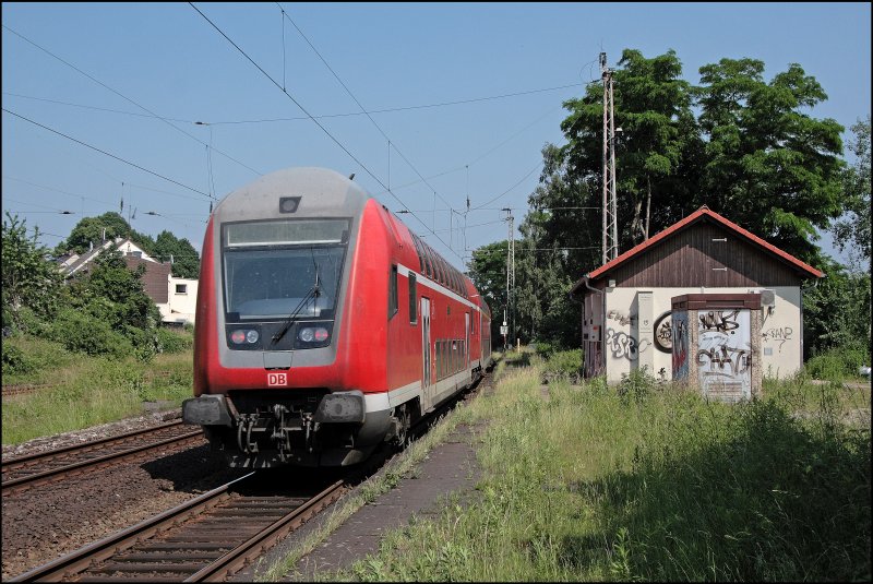 RE7 (RE 29726)  Rhein-MNSTERLAND-Express , von Krefeld Hbf nach Rheine, durchfhrt den ehemaligen Bahnhof Westhofen. (08.06.2008)