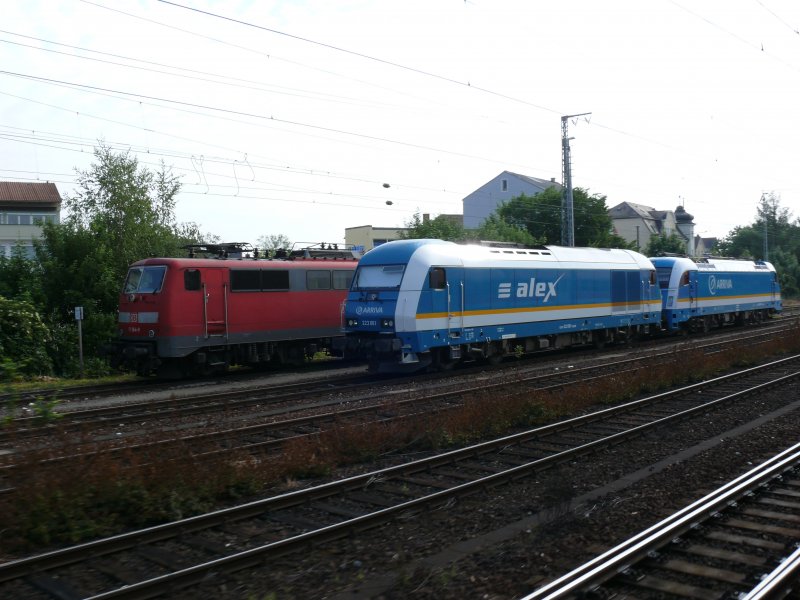 Regensburg Hbf: Br 111 der DB, Er 20 (233), Taurus (183) von der Arriva Lnderbahn