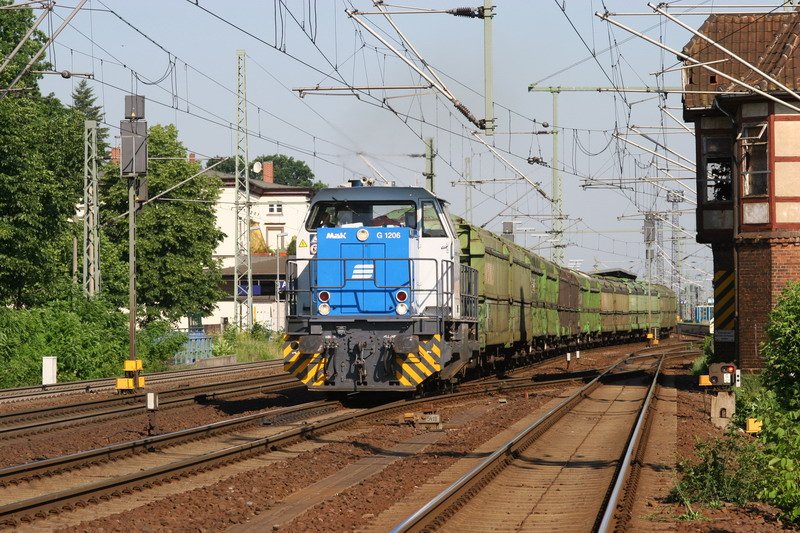 regental cargo mit MaK G1206 zieht einen Gterzug aus dem Bahnhof Ludwigslust Richtung Wittenberge. 08.06.2007