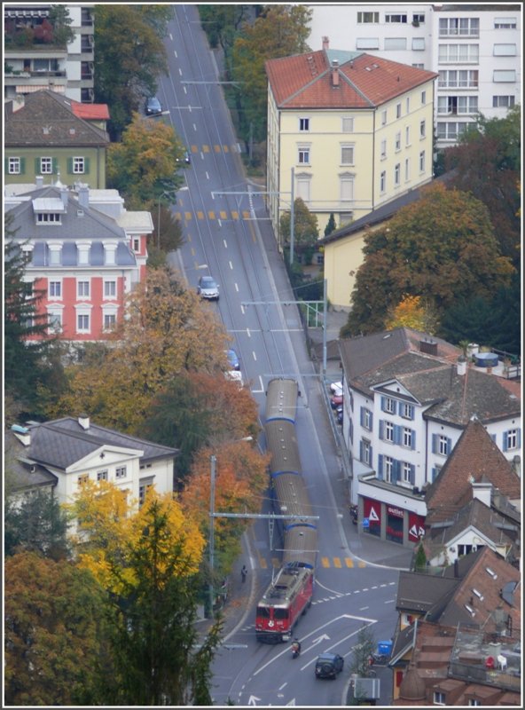 Regio 1428 biegt in die Engadinstrasse ein, wo die Doppelspur Richtung Bahnhof Chur beginnt. (16.10.2008)