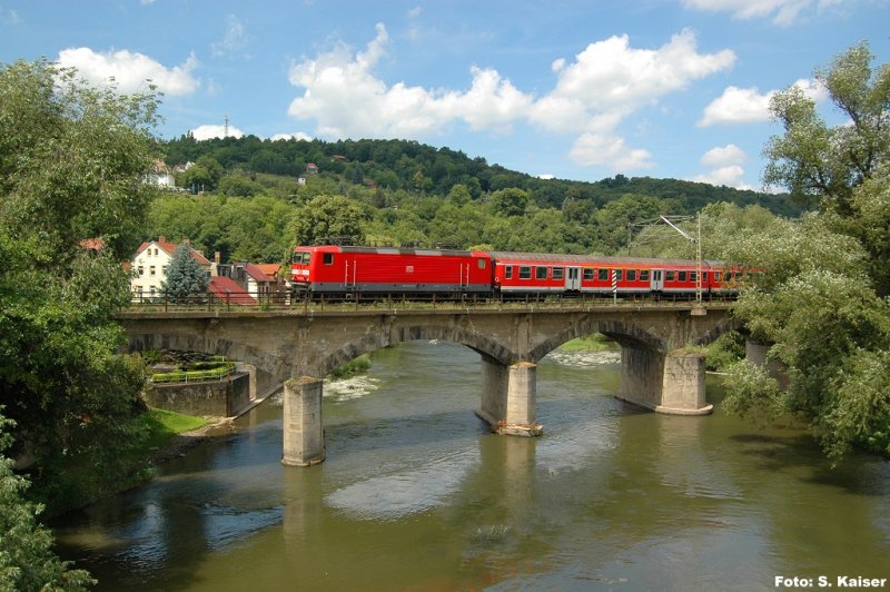 Regionalbahn Halle-Eisenach berquert die Saale in Bad Ksen (20.06.2008)