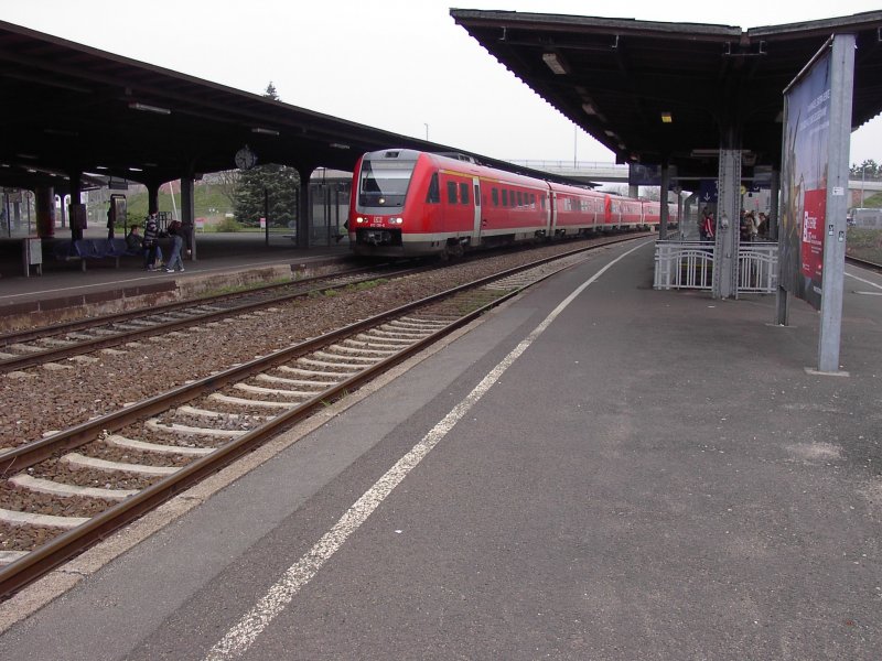 Regionalexpress von Frankfurt/Main nach Saarbrcken im Bahnhof Bad Kreuznach
