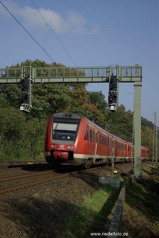 Regionalexpress Hagen-Kassel im Ruhrtal bei Schwerte