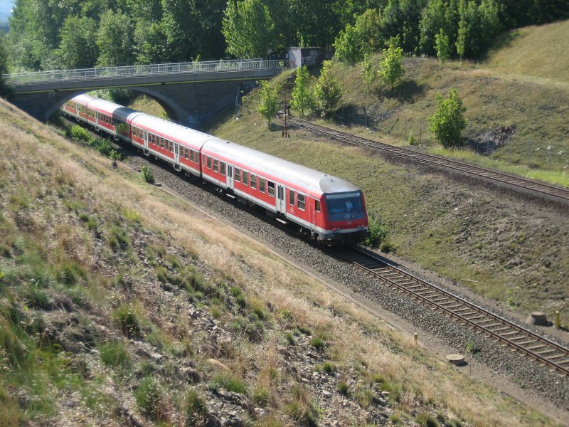 Regionalexpress von Hannover nach Ilsenburg  kurz vor dem Bahnhof Bad Harzburg (RE 3607) (18.7.2007)