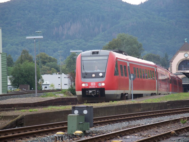 Regionalexpress nach Halle (Saale) fhrt aus dem Bahnhof Bad Harzburg (25.8.2007)