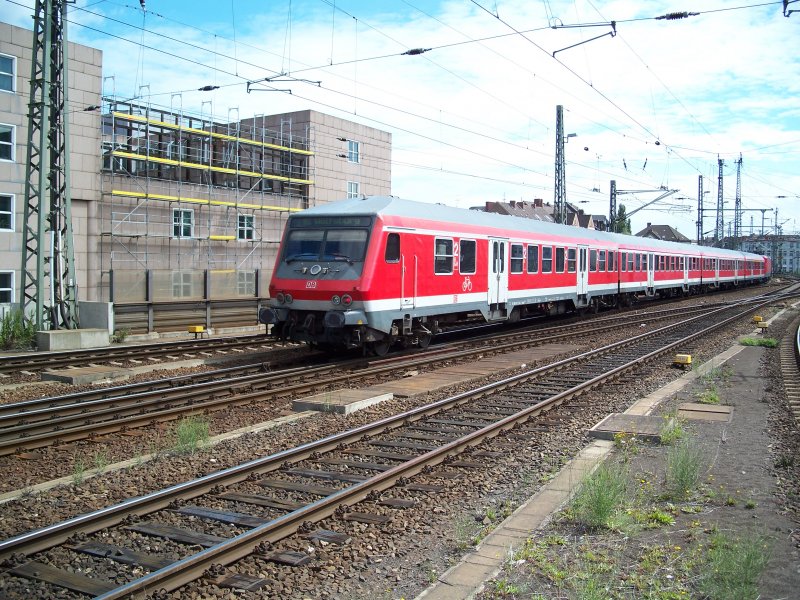 Regionalexpress nach Wolfsburg fhrt aus dem Bahnhof Hannover Hbf raus (31.7.2007)