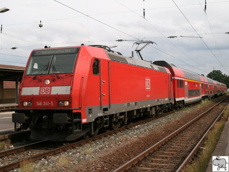 Regionalexpress (RE) 4980 von Nrnberg nach Sonneberg (Thringen) bei seinen kurzen Halt um 17.30 Uhr im Coburger Bahnhof am 20. Juni 2008. Als Zuglok war an diesem Tag 146 241-5 eingesetzt.