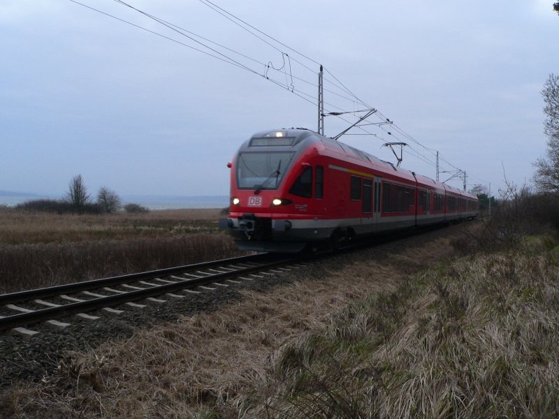 Regionalexpress in Richtung Sassnitz bei Lietzow, 28.12.2007