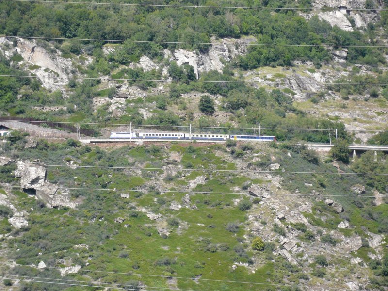 Regionalzug in Richtung Brig am 16.8.2007 auf der Sdrampe oberhalb von Brigerbad