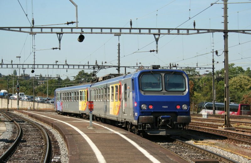 Regionalzug Z 11522 der SNCF am 27.8.2008 bei der Ausfahrt aus Basel SNCF.