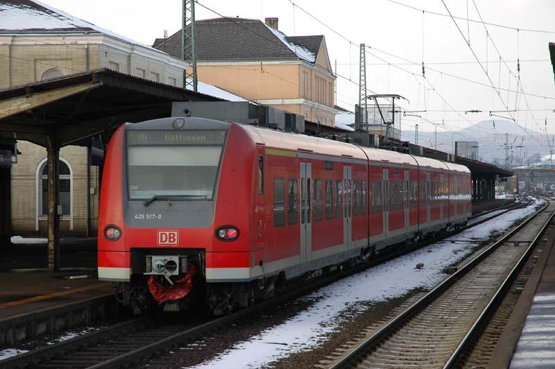Regionalzug,425 017, im Bahnhof Bebra. 12.02.06