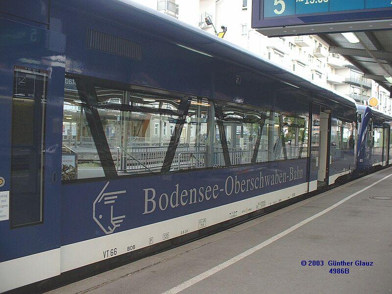 Regioshuttle VT 66 der BOB nach Aulendorf am 20.05.2003 in Friedrichshafen Stadt.