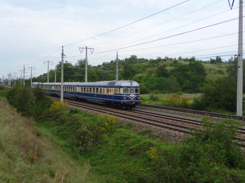 Rein zufllig (!) begegnete mit der Blaue Blitz am 11.09.09 um 18:43 Uhr kurz vor Leopoldau auf der Nordbahn. Weis jemand, um welchen Sonderzug es sich handelt?
