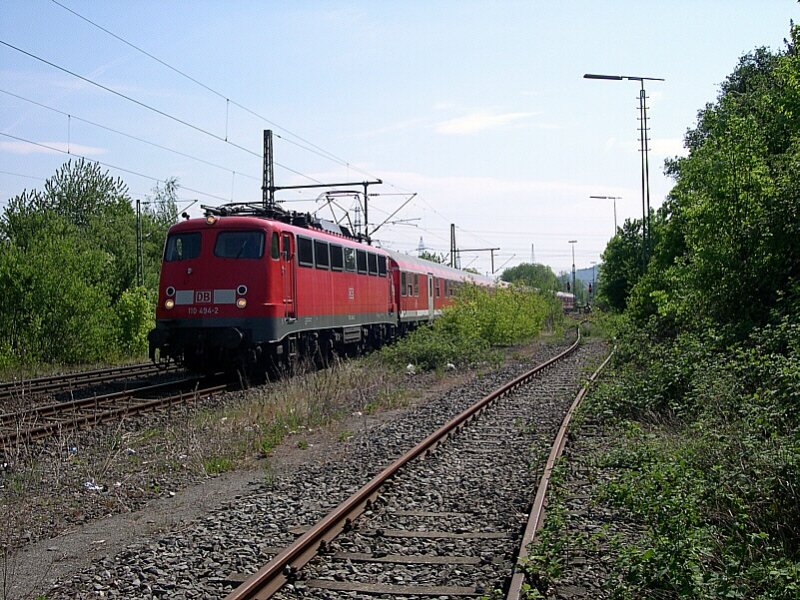 Remstotal Genuss am Fluss - ... hie� es am 06.05.2007 zwischen Endersbach und Aalen. Ein Fahrrad-Extrazug mit 110 494-2 f�hrt soeben in Endersbach ein.