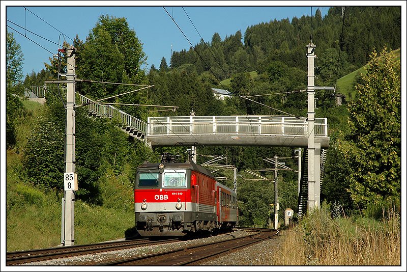 REX 1512 von Salzburg nach Innsbruck nchst Taxenbach/Rauris, aufgenommen am 16.7.2007
