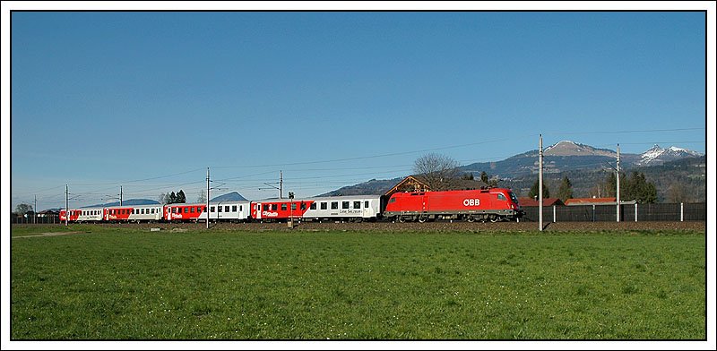 REX 1530 (Salzburg-Saalfelden) am 6.4.2007 kurz nach der Haltestelle Kuchl aufgenommen.