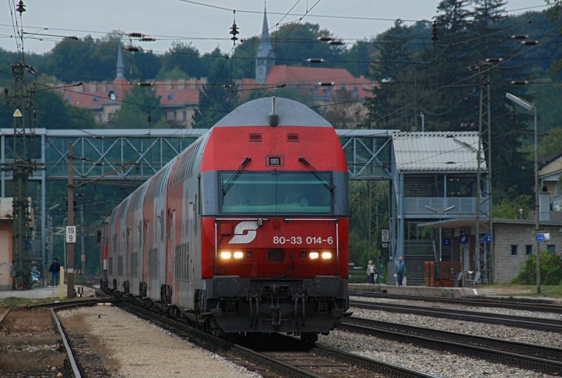 REX 1633 hat soeben Tullnerbach-Pressbaum. Die Aufnahme entstand am 30.09.2009.