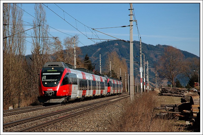 REX 1709 von Bruck a.d. Mur nach Schladming am 6.3.2008 in Niklasdorf aufgenommen. Ab St. Michael fhrt dieser Zug als REX 4478 nach Schladming weiter. Die zweite 4024er Garnitur fhrt als REX 1709 nach Villach weiter.