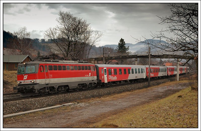 REX 1913 von Mrzzuschlag nach Graz Hbf. am 18.1.2008 bei der Durchfahrt der Haltestelle Stbing.