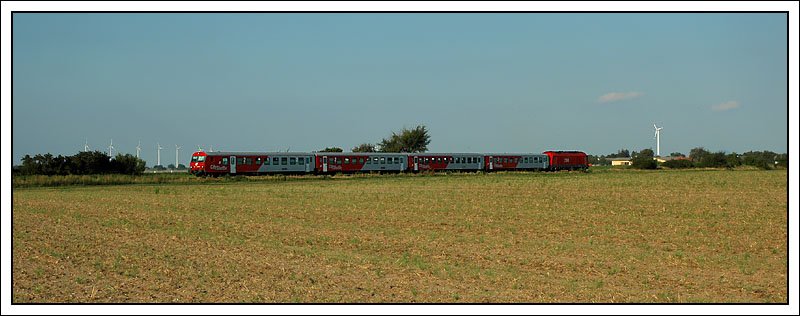 REX 2535 von Bratislava hl.st. nach Wien S�dbahnhof am 25.8.2007, im Marchfeld zwischen Raasdorf und Glinzendorf aufgenommen.