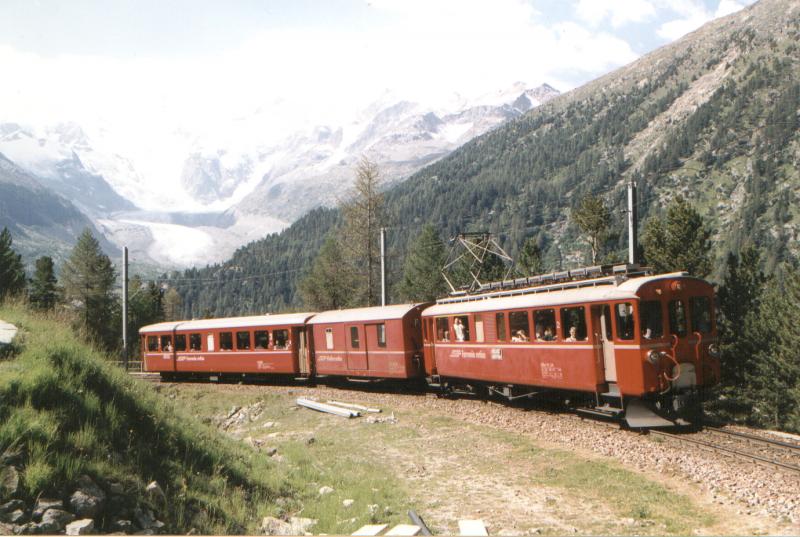 RhB ABe 4/4 34 der Berinabahn beim Morteratsch Gletscher Juli 1999