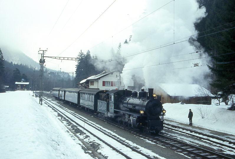 RhB DAMPF-EXTRAZUG fr GRAUBNDEN TOURS 3239 von Landquart nach Disentis in Versam-Safien mit Dampflok G 4/5 107 - B 2060 - B 2247 - D 4052I - B 2246.
