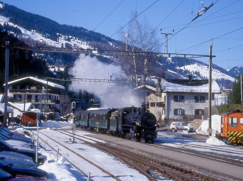 RhB Dampfextrazug fr GRAUBNDEN TOURS 3031 von Landquart nach Davos-Platz vom 27.02.2000 Einfahrt Kblis mit Dampflok G 4/5 - 108 - B 2245 - B 2060 - D 4052II - C 2012.