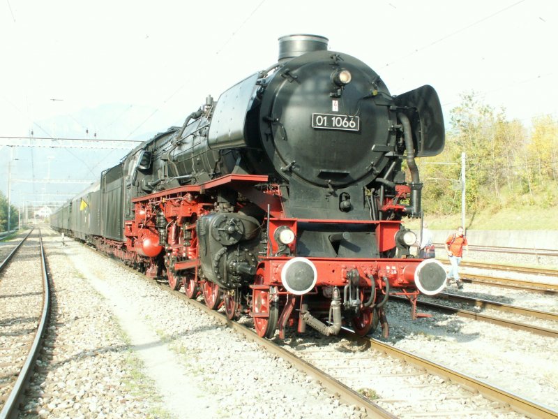 RhB Dampffestival Untervaz 2006.UEF Lok 01 1066 im 
bergabebahnhof SBB/Holcim am 28.10.06