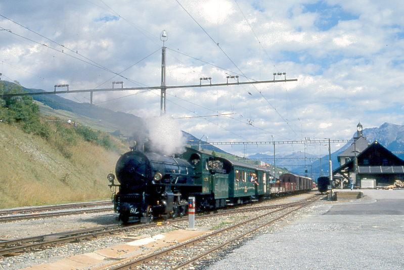 RhB DAMPFGTERZUG mit Personenbefrderung 6262 von Scuol nach Samedan am 10.09.1994 in Scuol mit Dampf-Lok G 4/5 108 - B 2060 - D 4052I - Kkl 7030 - Kkl 7078 - E 6024 - E 6023 - Gbkv 5571 - Gb 5817 - Gb 5916 - Gb 5034 - Gb 5901 - Gbkv 5546.  Hinweis: Fr 2006 ist eine einzige Dampfzugfahrt im Engadin geplant am 30.07.2006, Fahrtkosten sind 67,00 SFr etwa 45,00 Euro mit Buchungsmglichkeit ber www.dampfverein.ch
